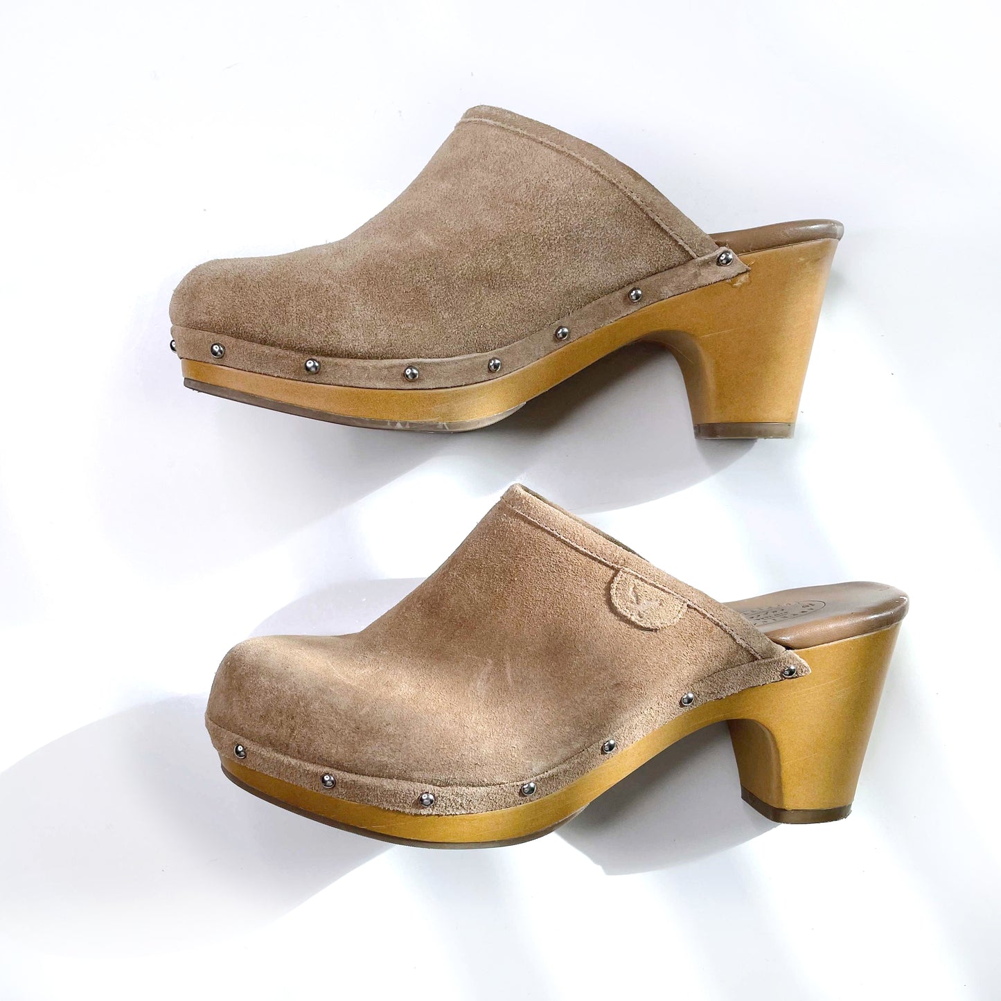 vintage american eagle tan suede wooden clogs - size 7
