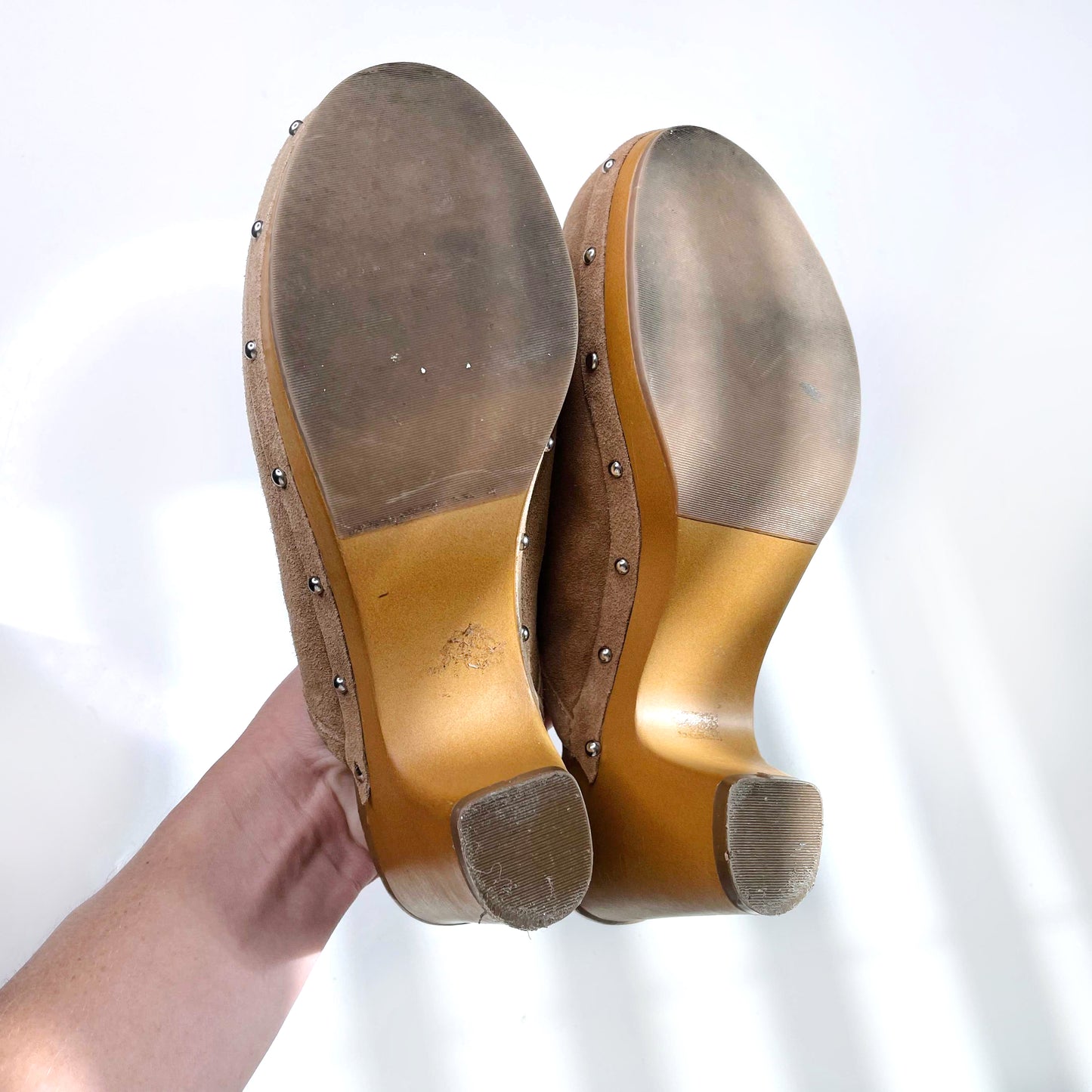 vintage american eagle tan suede wooden clogs - size 7