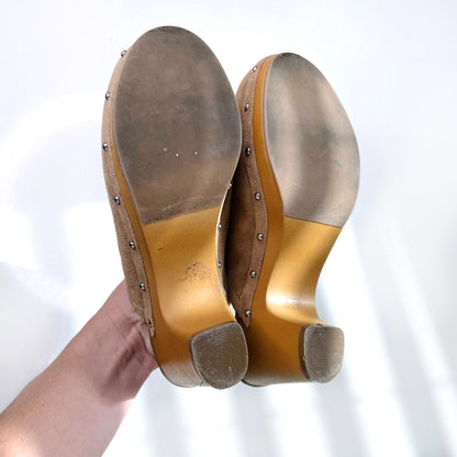 vintage american eagle tan suede wooden clogs - size 7
