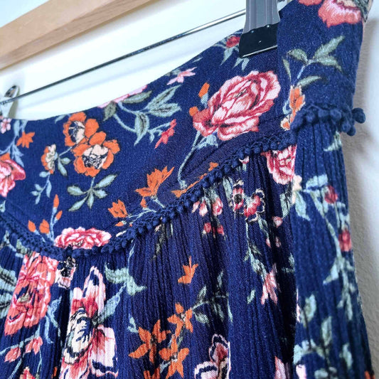 American Eagle boho floral ruffle hem shorts - size xs