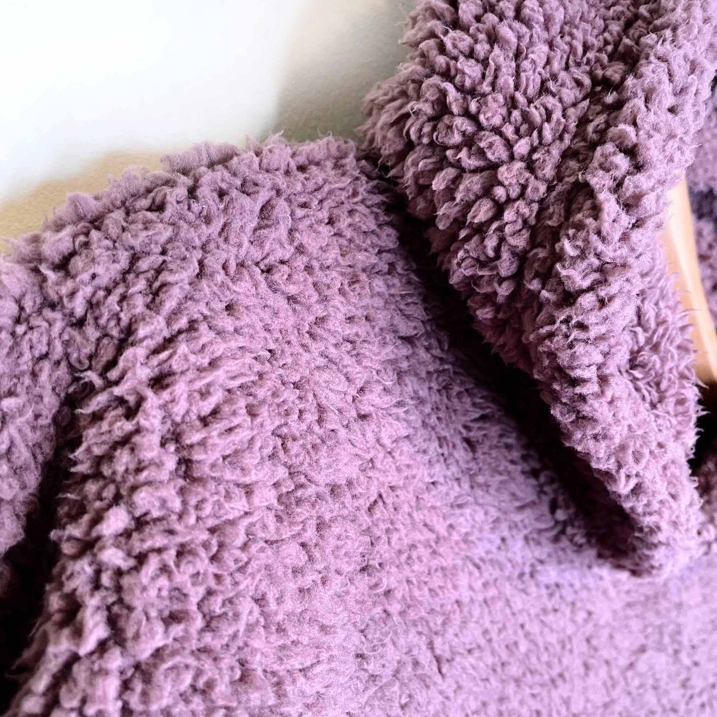 american eagle purple sherpa teddy hoodie - size medium