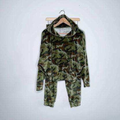 American Eagle velour camo hoodie and joggers - size Small