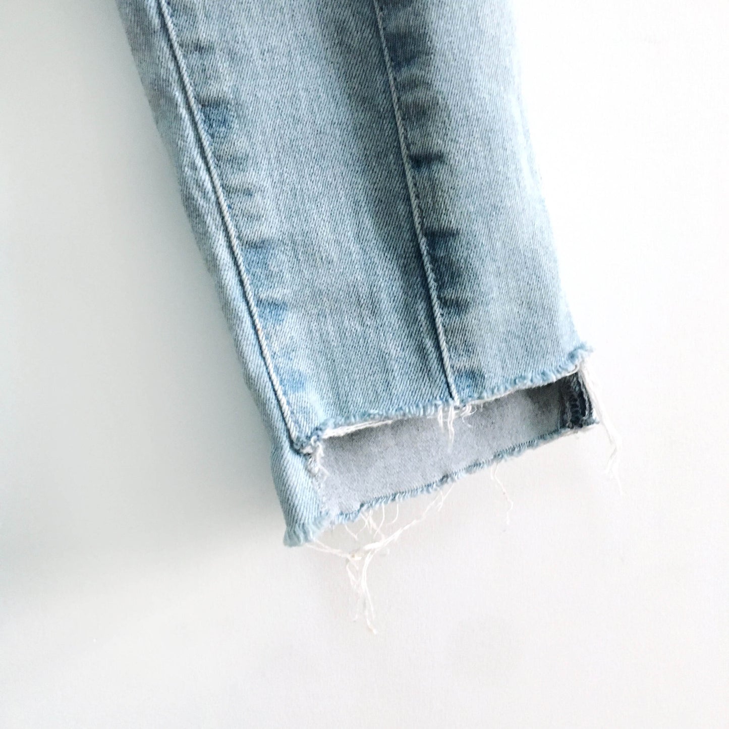 AG Farrah High-Rise Skinny - size 26