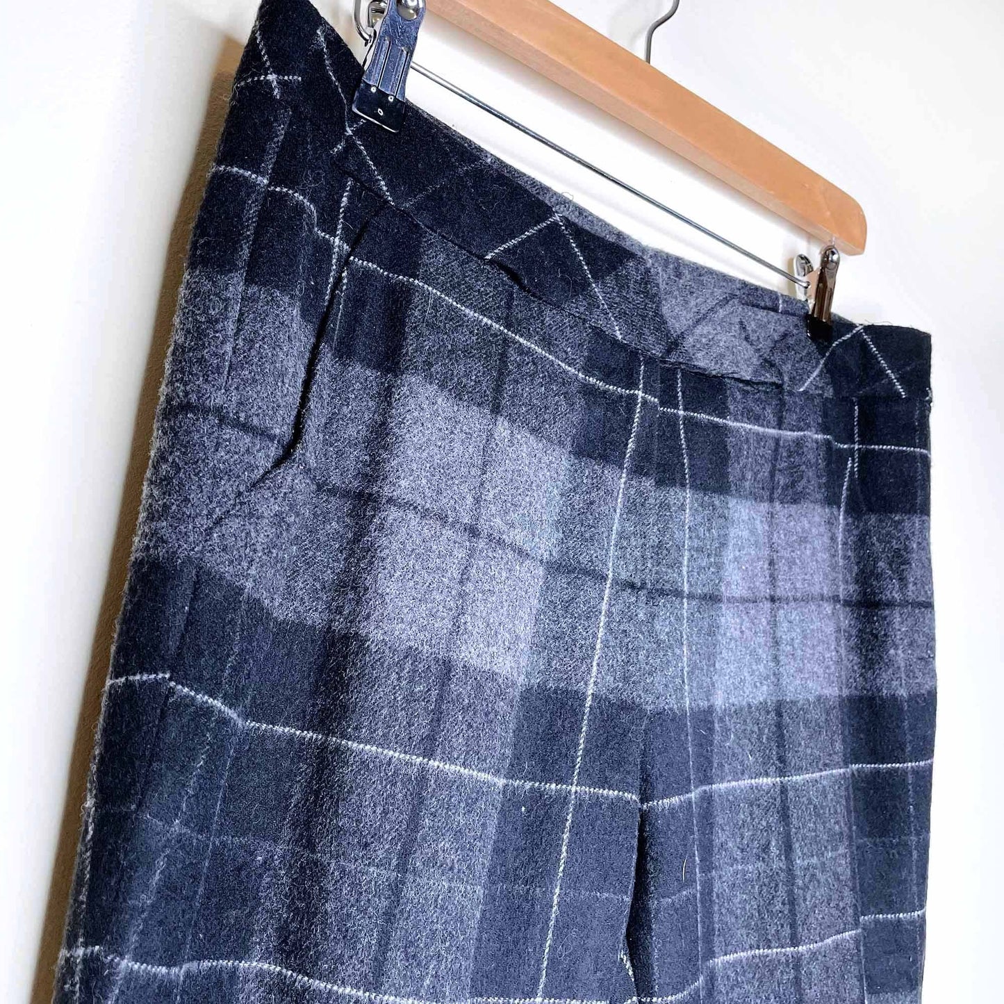akris punto grey plaid wool-blend mid-rise trouser - size 4