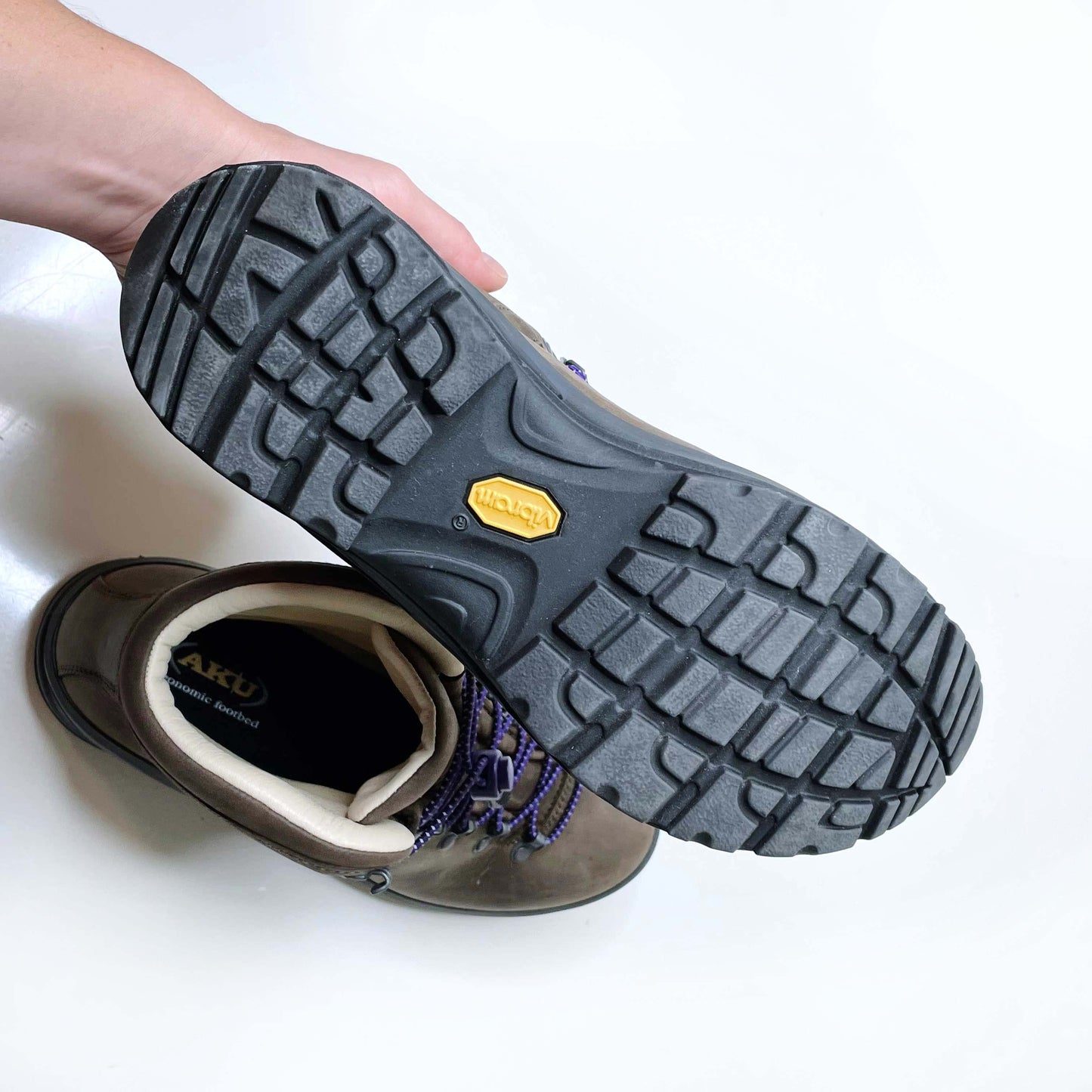 aku tribute II LTR brown leather hiking boots - size 6M / 9W