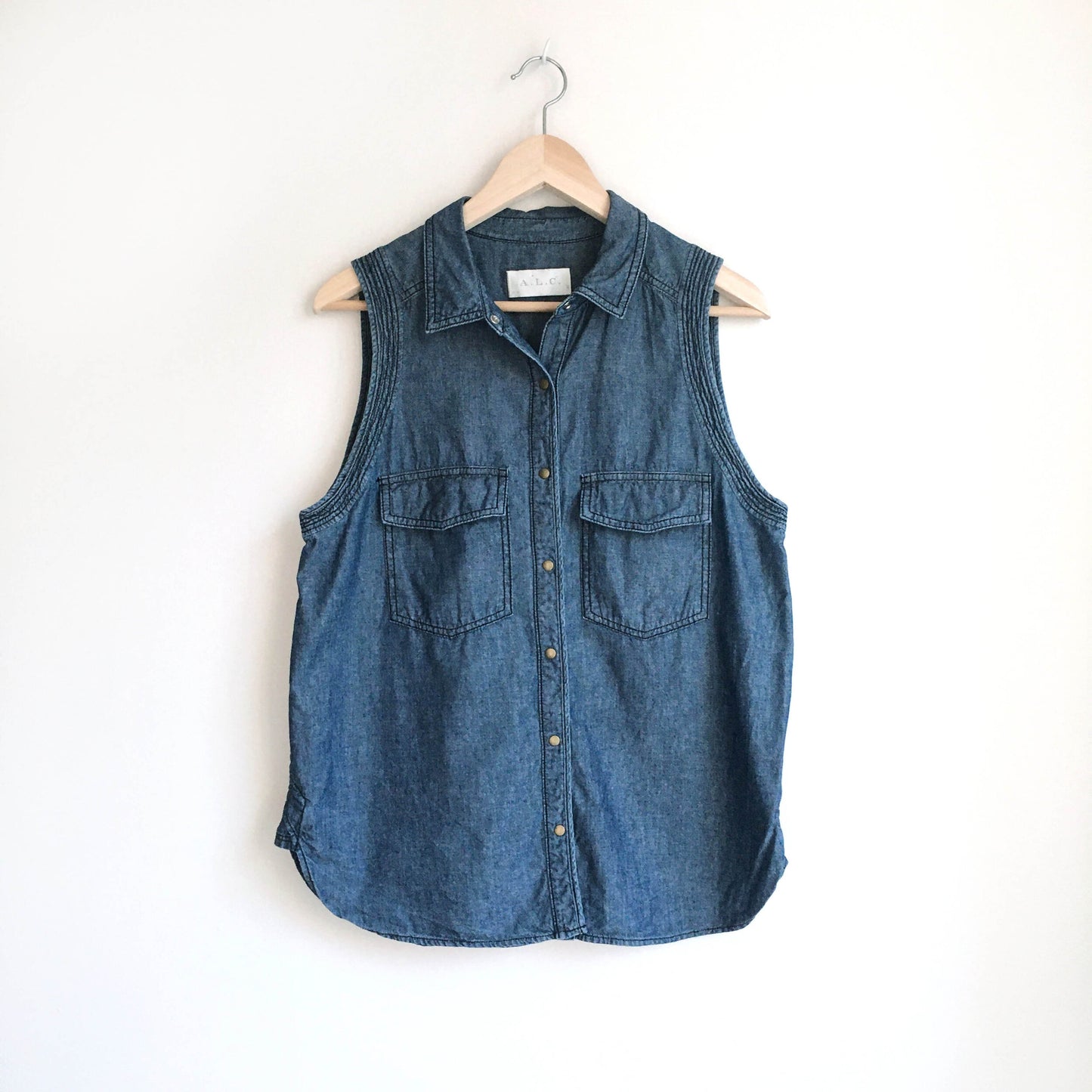 alc sleeveless denim kelly button down - size medium