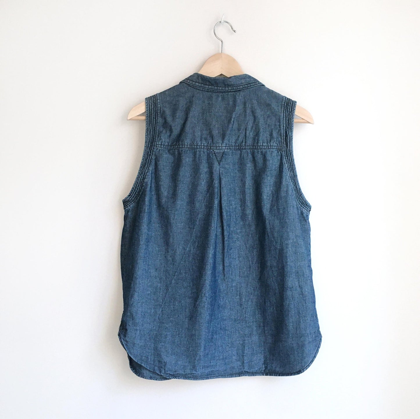 alc sleeveless denim kelly button down - size medium