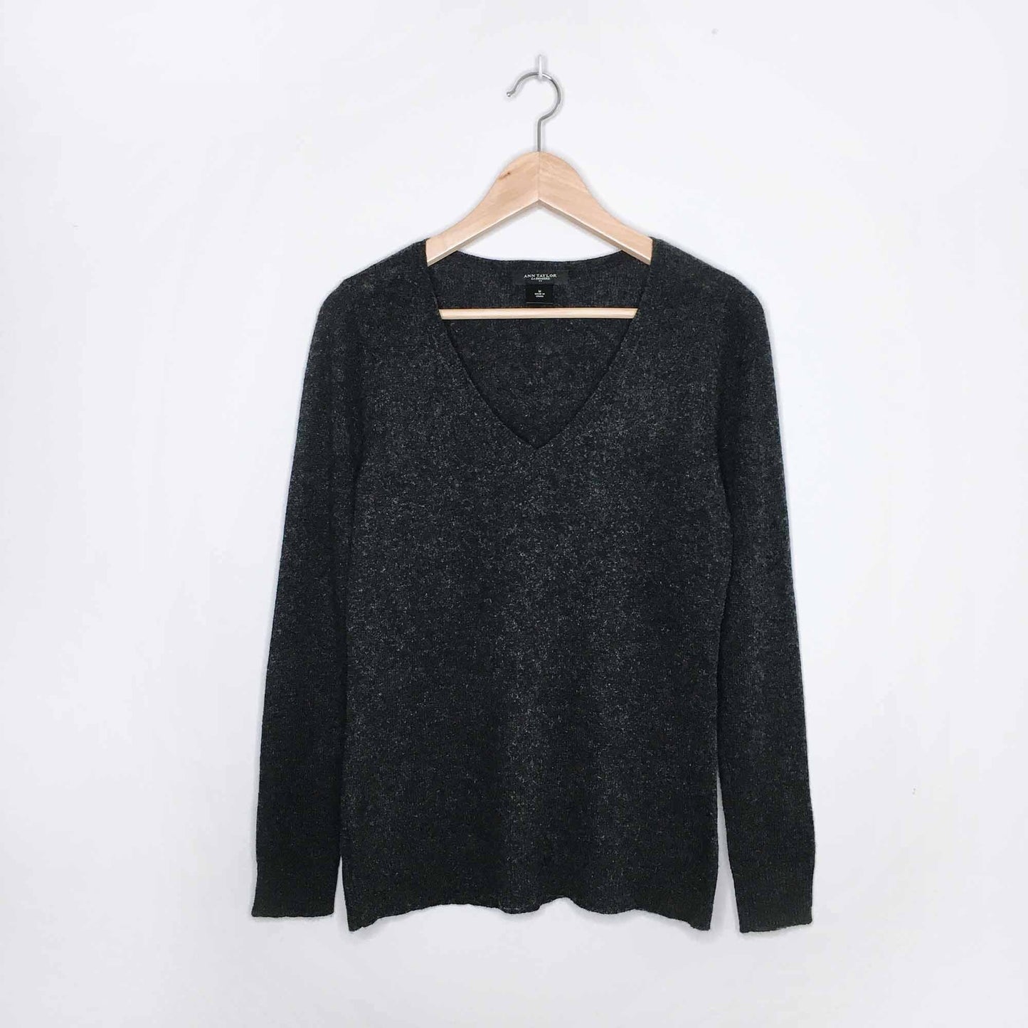 Ann Taylor cashmere v-neck sweater - size Medium