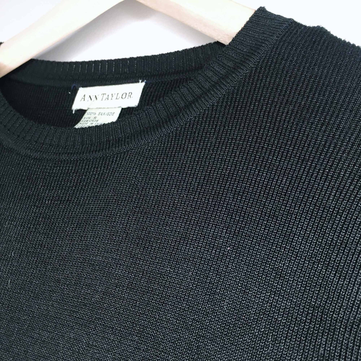 Vintage Ann Taylor 100% silk sweater - size Small