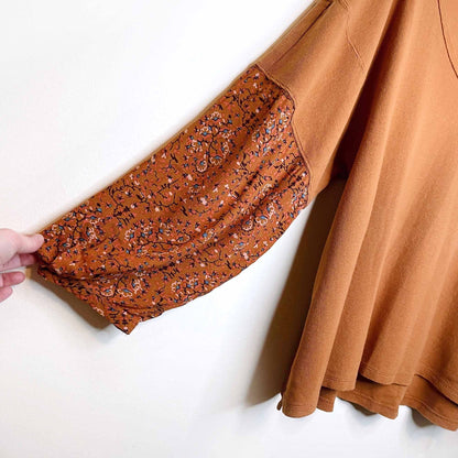 by anthropologie annette v-neck waffle top with floral sleeve - size xl