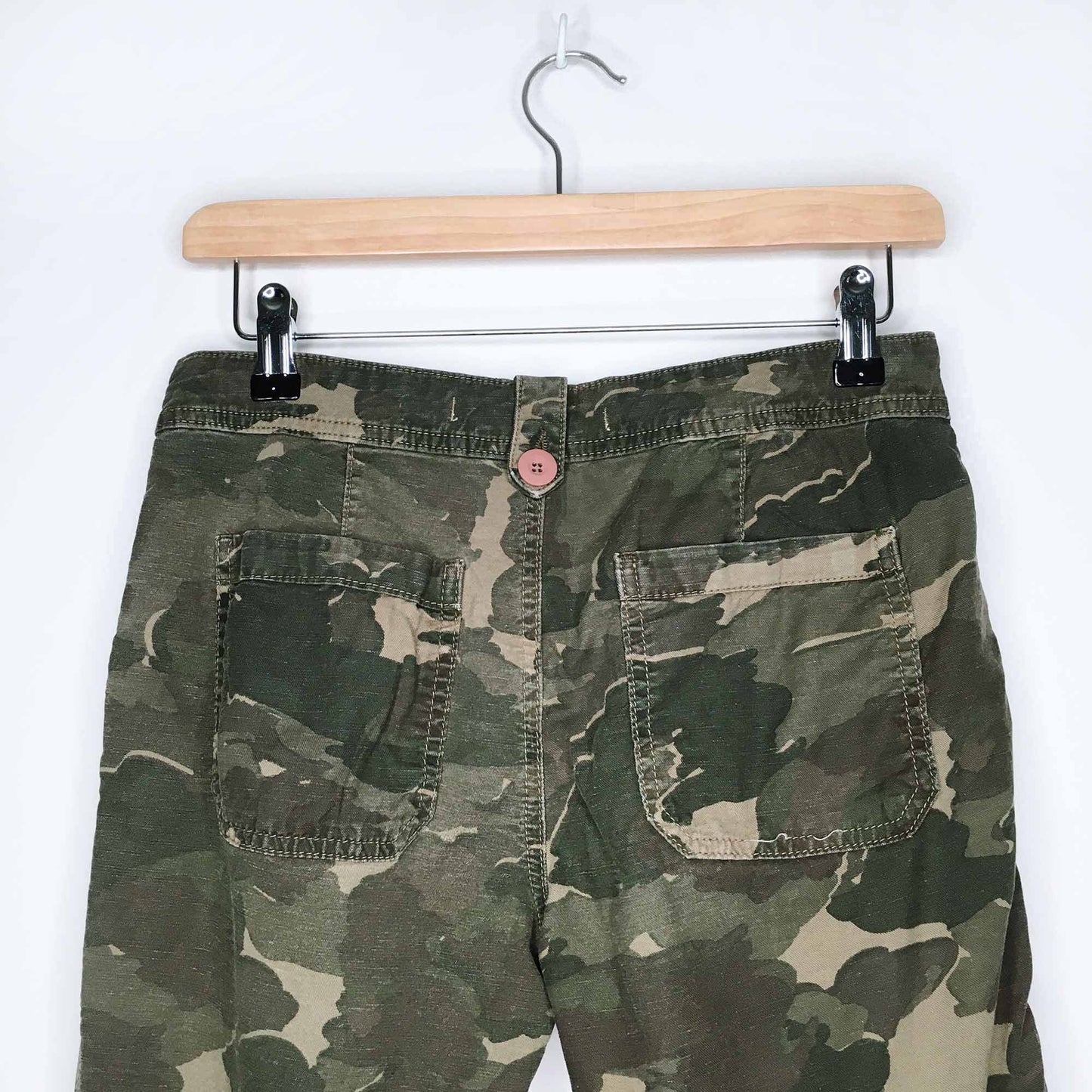 anthropologie camo wanderer utility pants - size 25