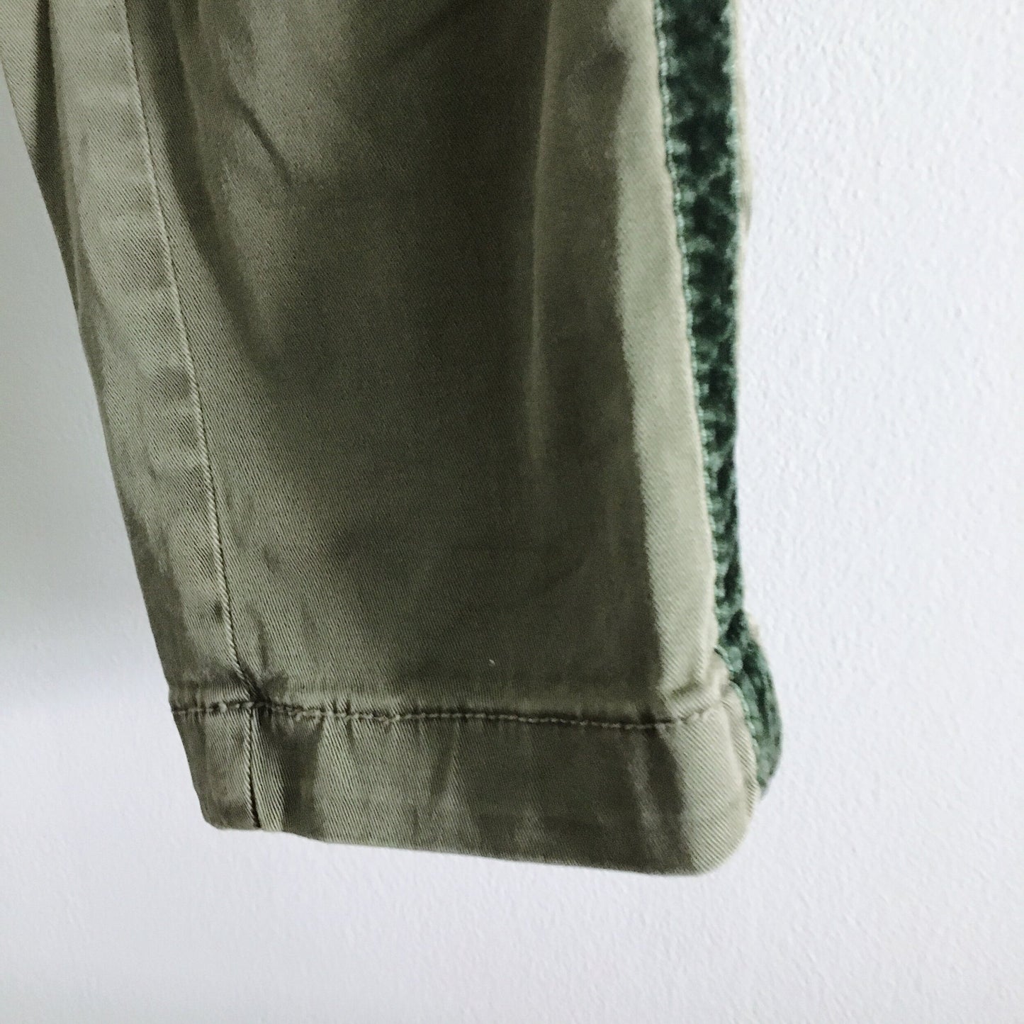 Anthropologie relaxed velvet stripe chino - size 27