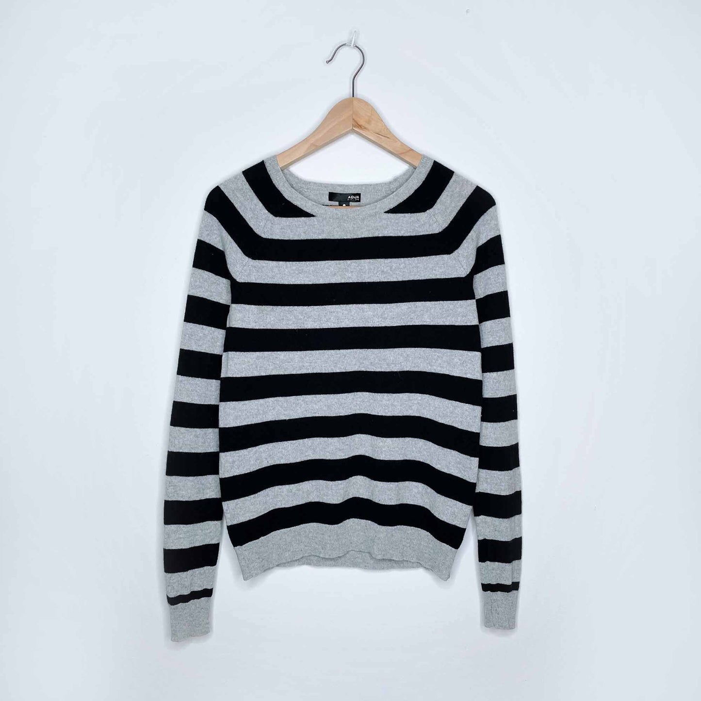 Aqua Cashmere 100% cashmere skull sweater - size Small