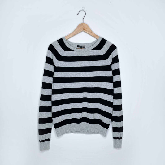 Aqua Cashmere 100% cashmere skull sweater - size Small