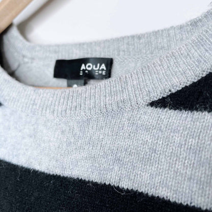 Aqua Cashmere 100% cashmere skull sweater - size Small