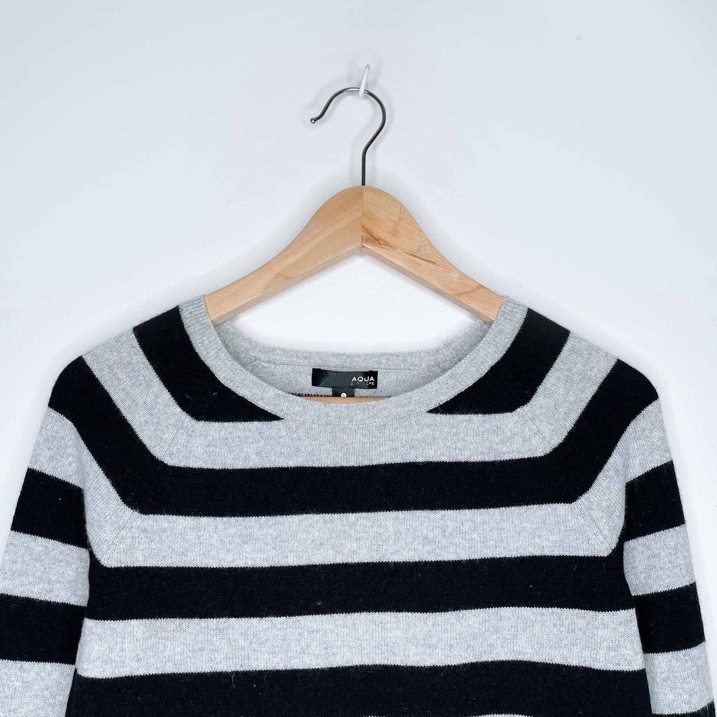 Aqua Cashmere 100% cashmere skull sweater - size Small