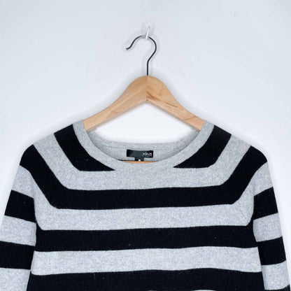 Aqua Cashmere 100% cashmere skull sweater - size Small