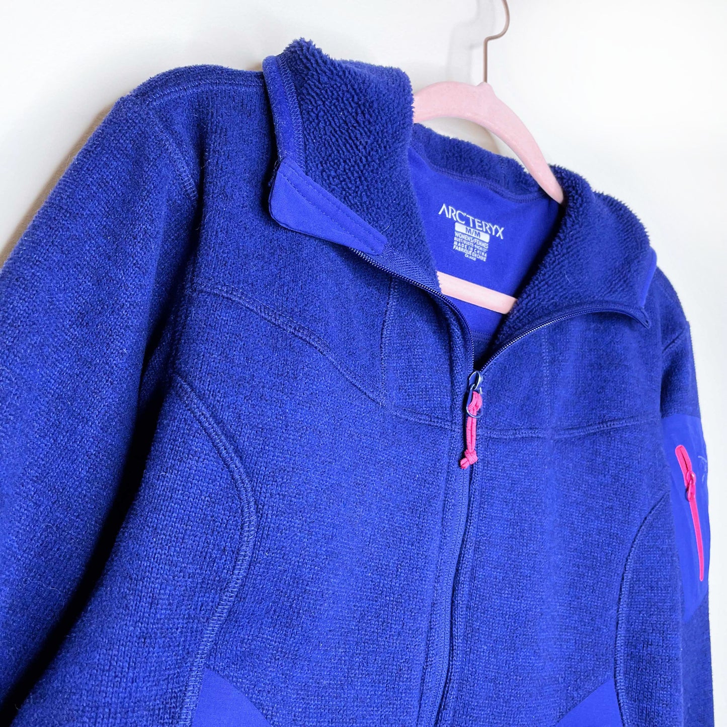 arc'teryx covert hooded zip up fleece cardigan sweater - size medium