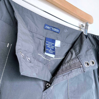 arc'teryx utility hiking cargo pants - size 12
