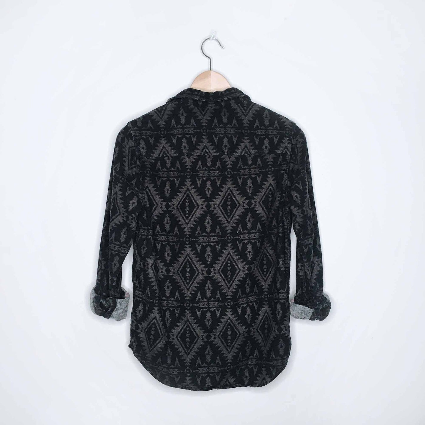 Arizona Jeans aztec navajo flannel button down shirt - size Youth Large