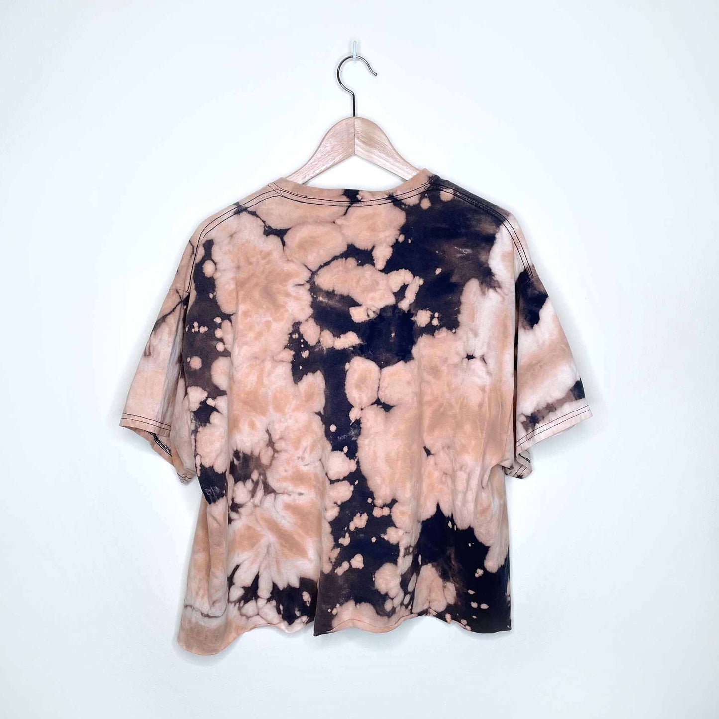 2017 Detroit Auto Show bleach dye crop tee - size Large