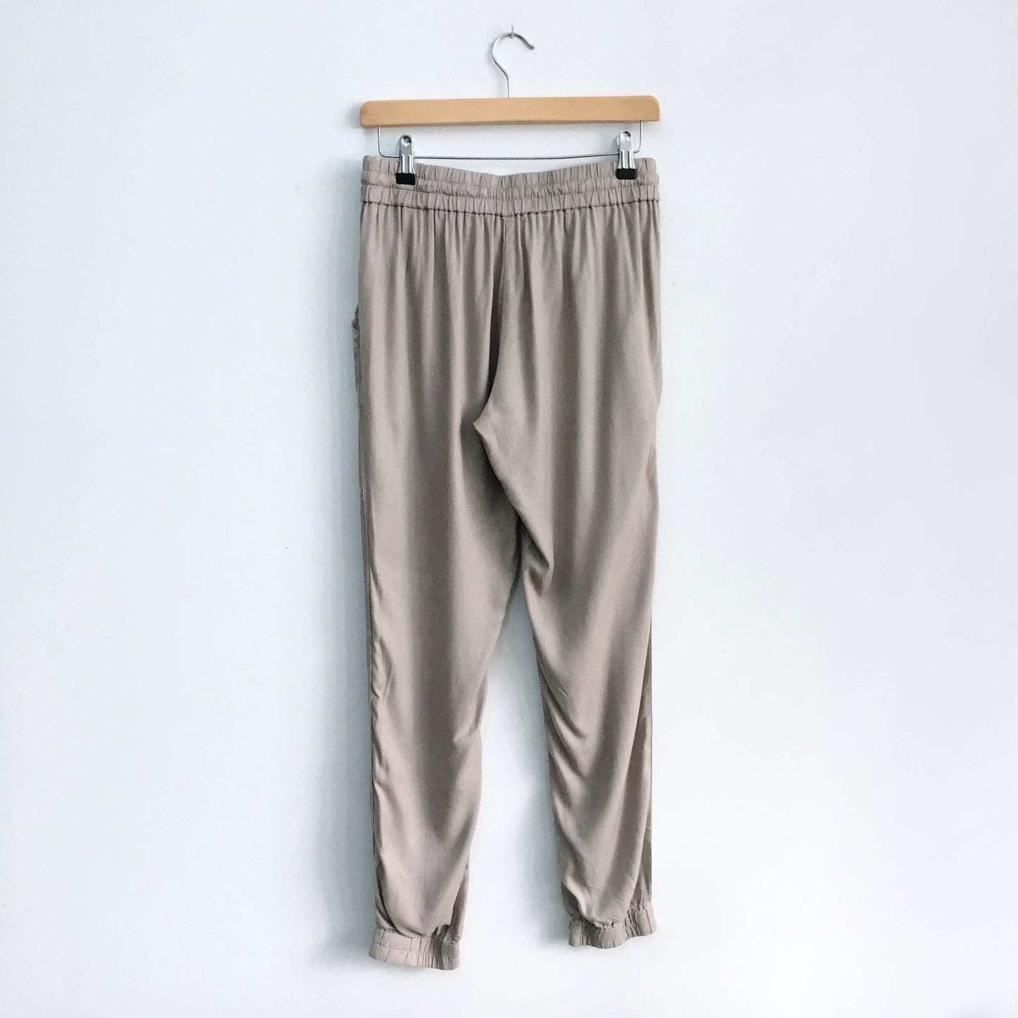 Azure Skies Aritzia Los Feliz Joggers - size Small