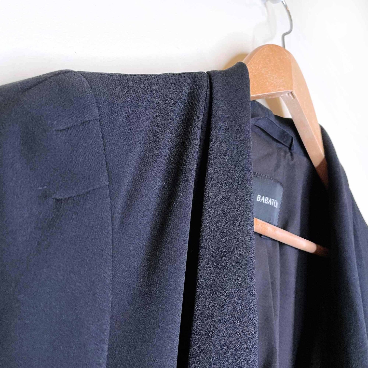 babaton black tuxedo blazer with seamed shoulder - size 4