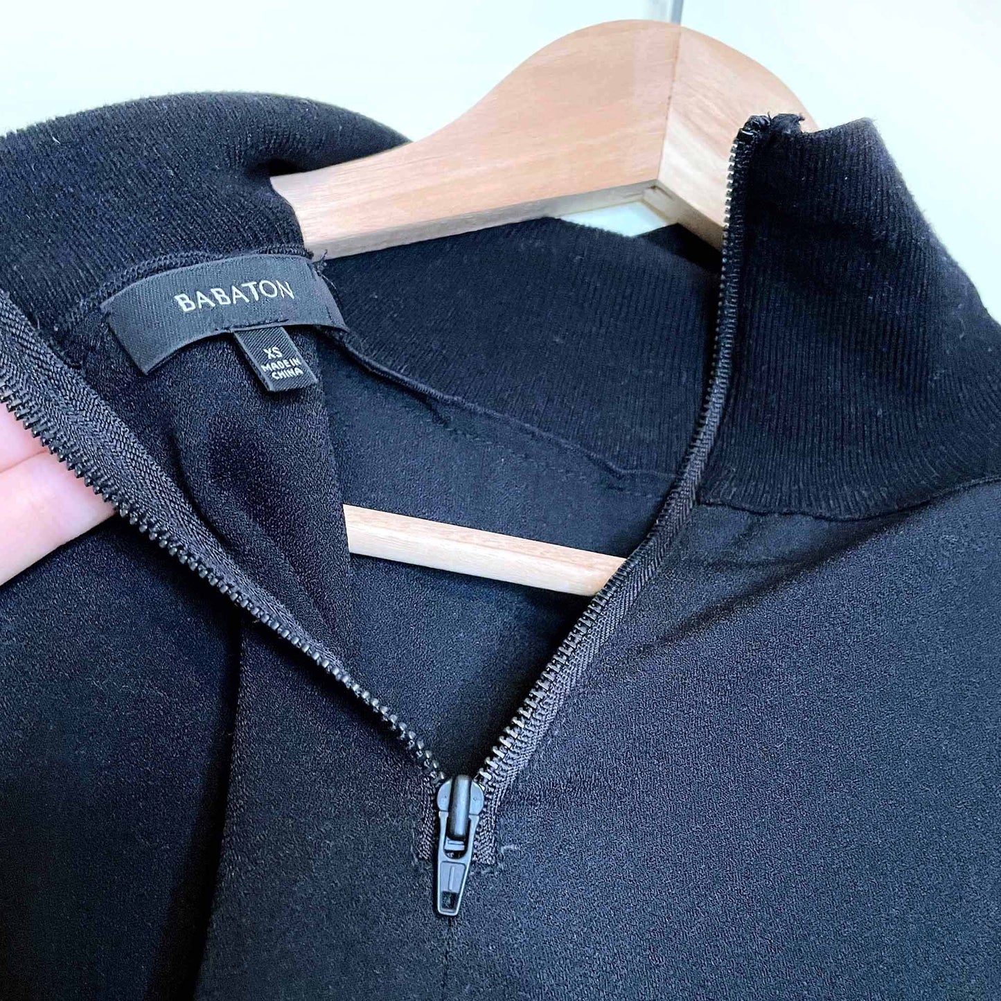 babaton hamish oversized turtleneck blouse - size xs