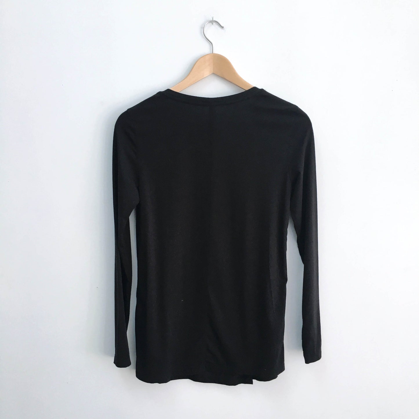 The Group by Babaton cross-over long sleeve - size xs