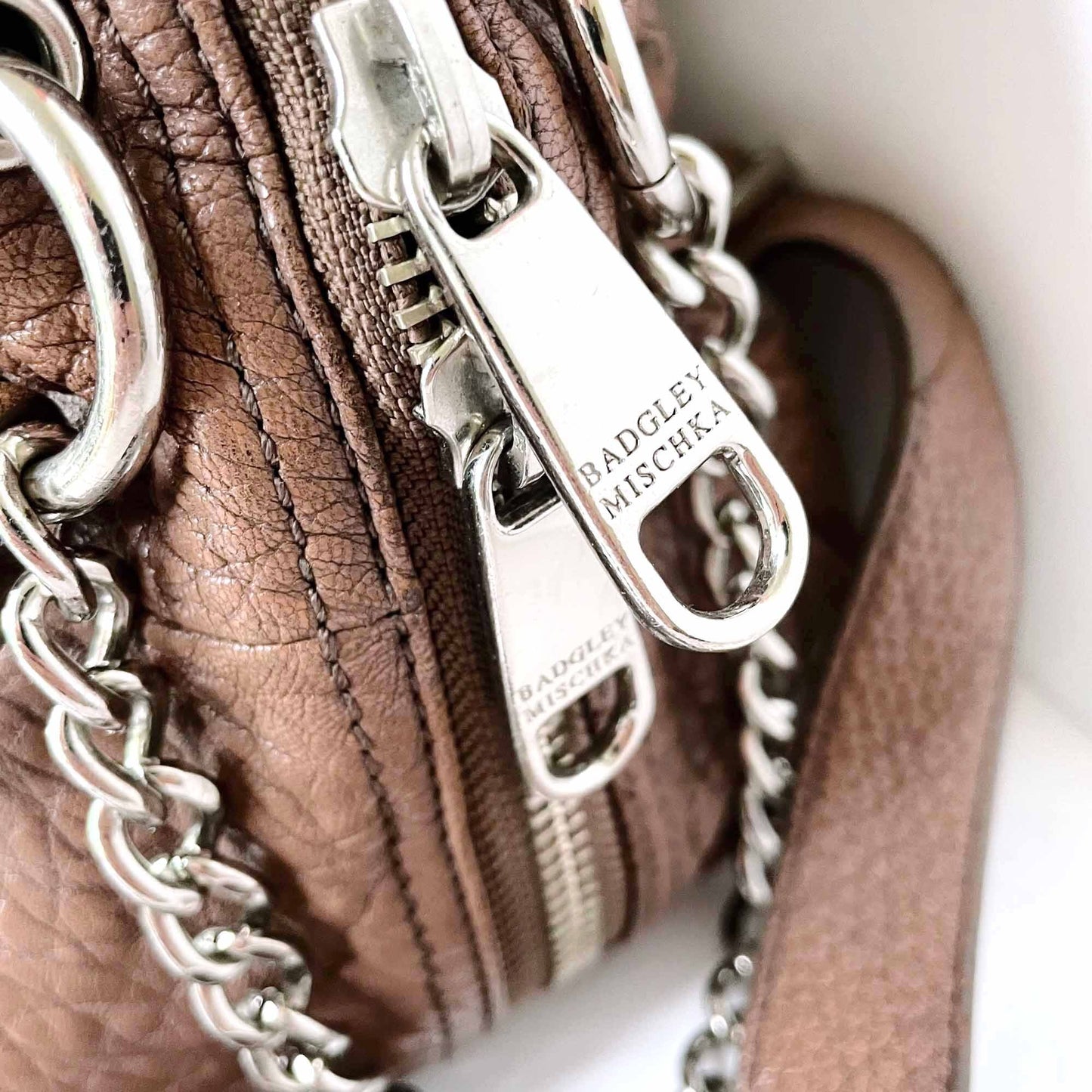 badgley mischka pebbled leather handbag with chain strap