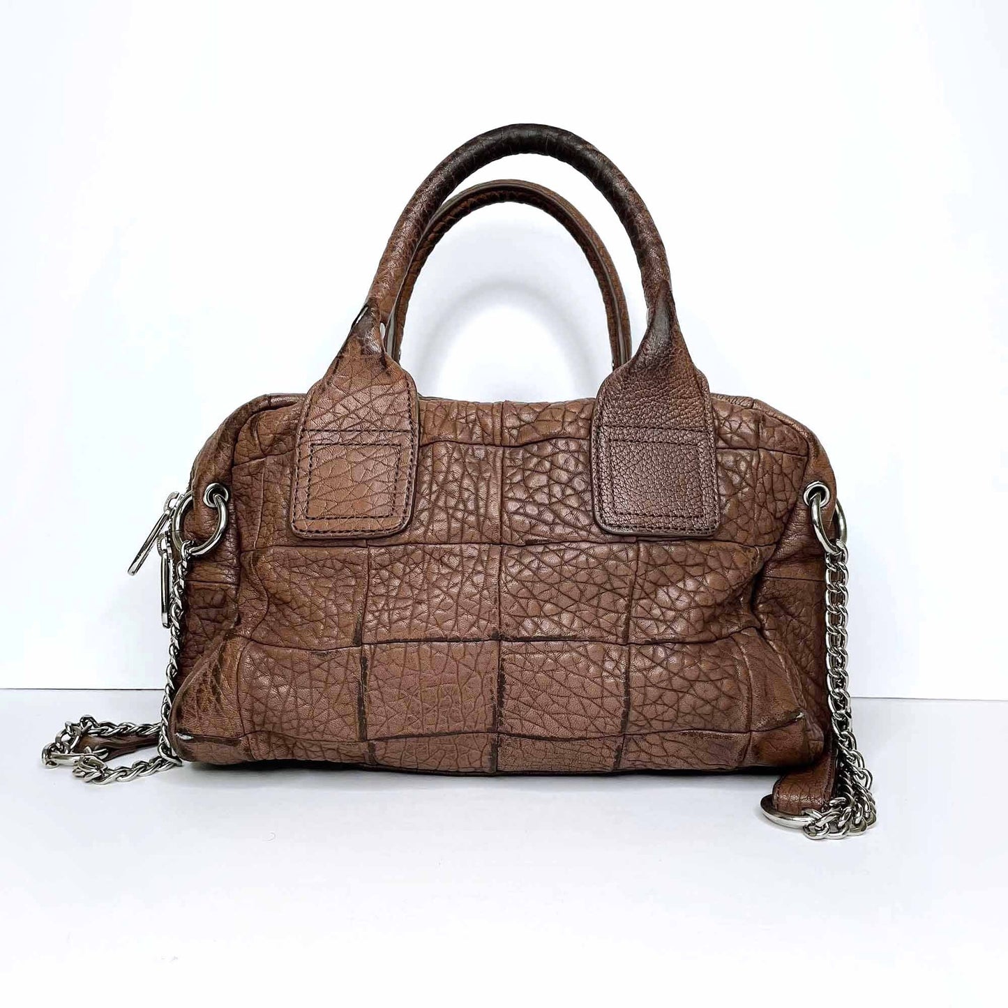 badgley mischka pebbled leather handbag with chain strap