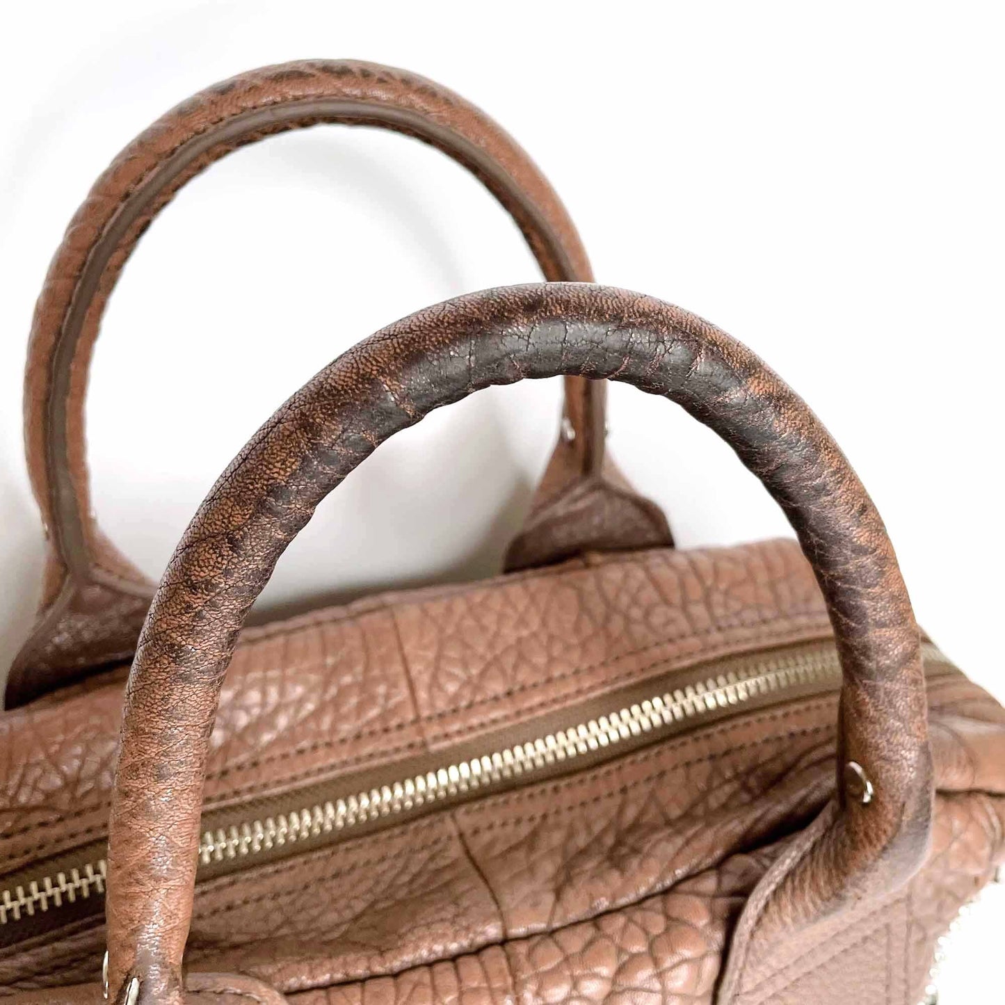 badgley mischka pebbled leather handbag with chain strap