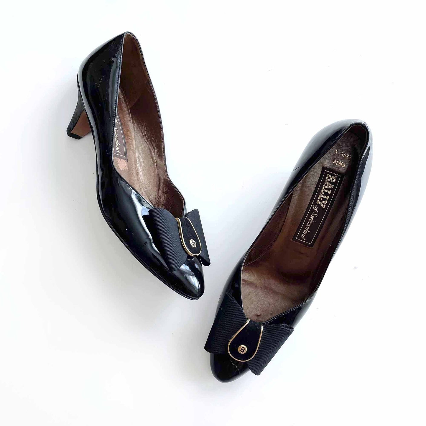 bally black patent leather alma bow day heel - size 7