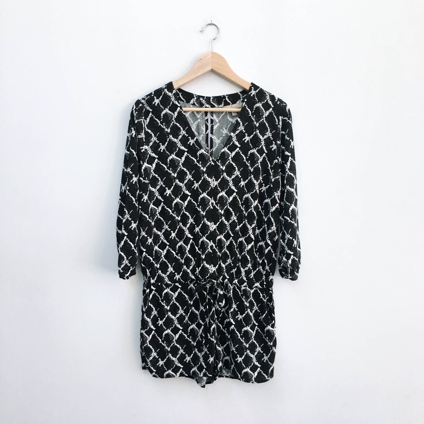 Banana Republic faux-wrap long sleeve romper - size 4