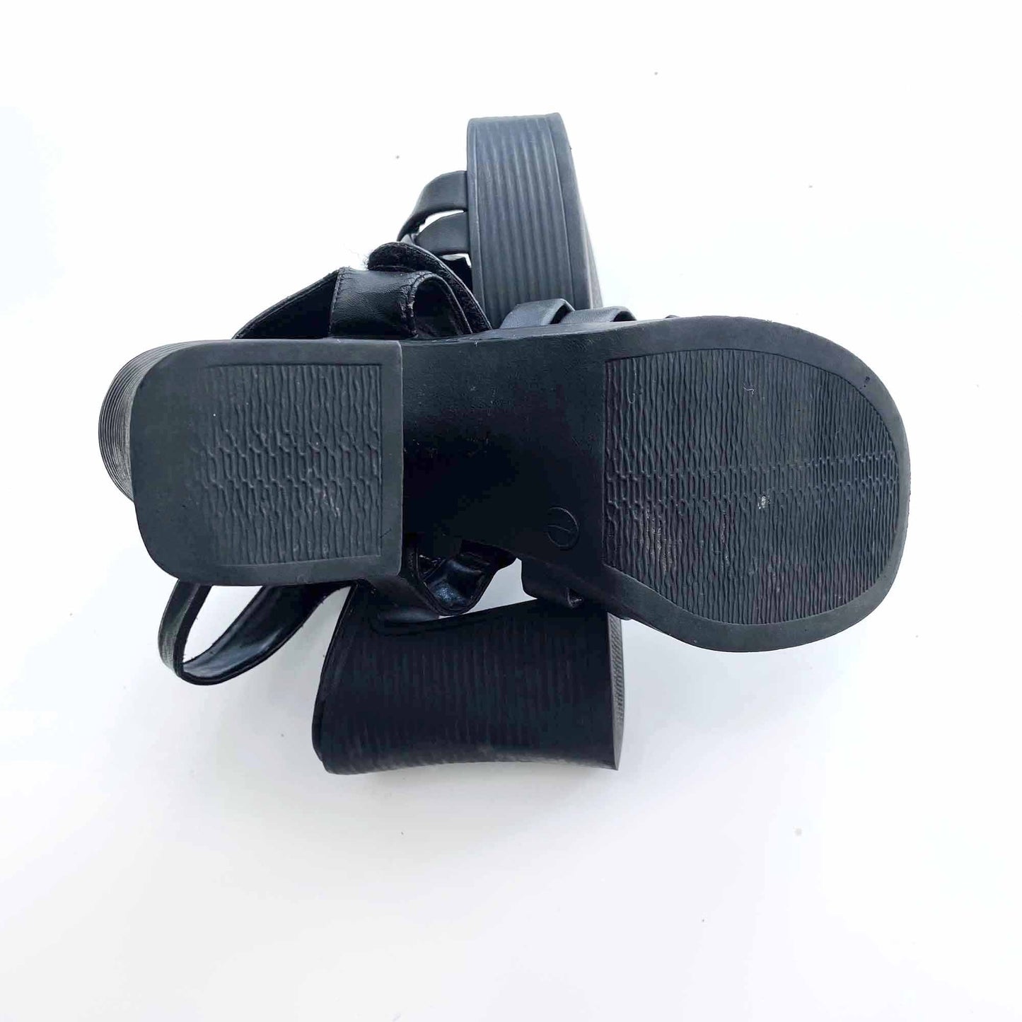vintage bata chonky sole strappy platform sandal - size 7