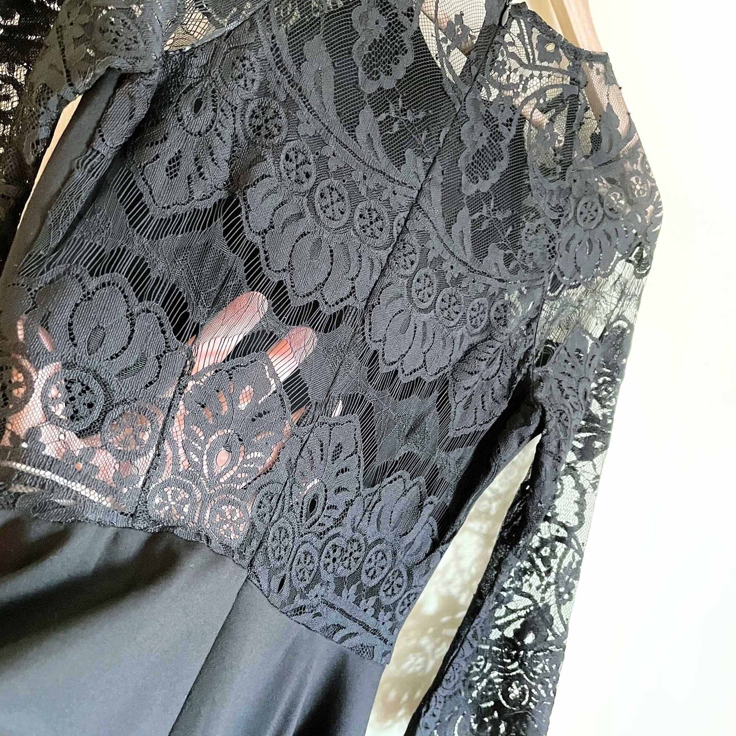 BB Dakota Yale black lace fit and flare skater dress - size Medium