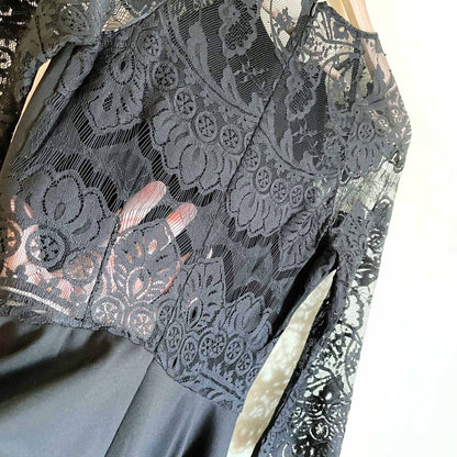 BB Dakota Yale black lace fit and flare skater dress - size Medium