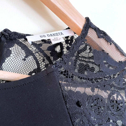 BB Dakota Yale black lace fit and flare skater dress - size Medium