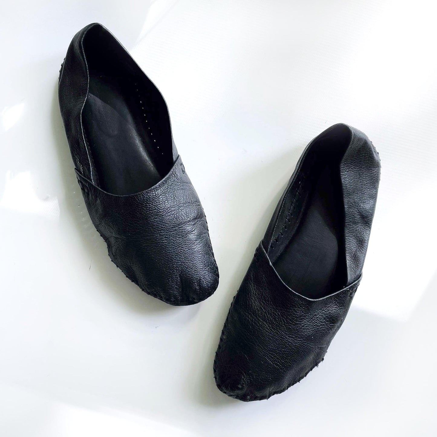 bcbg black leather italian slip on shoes - size 8