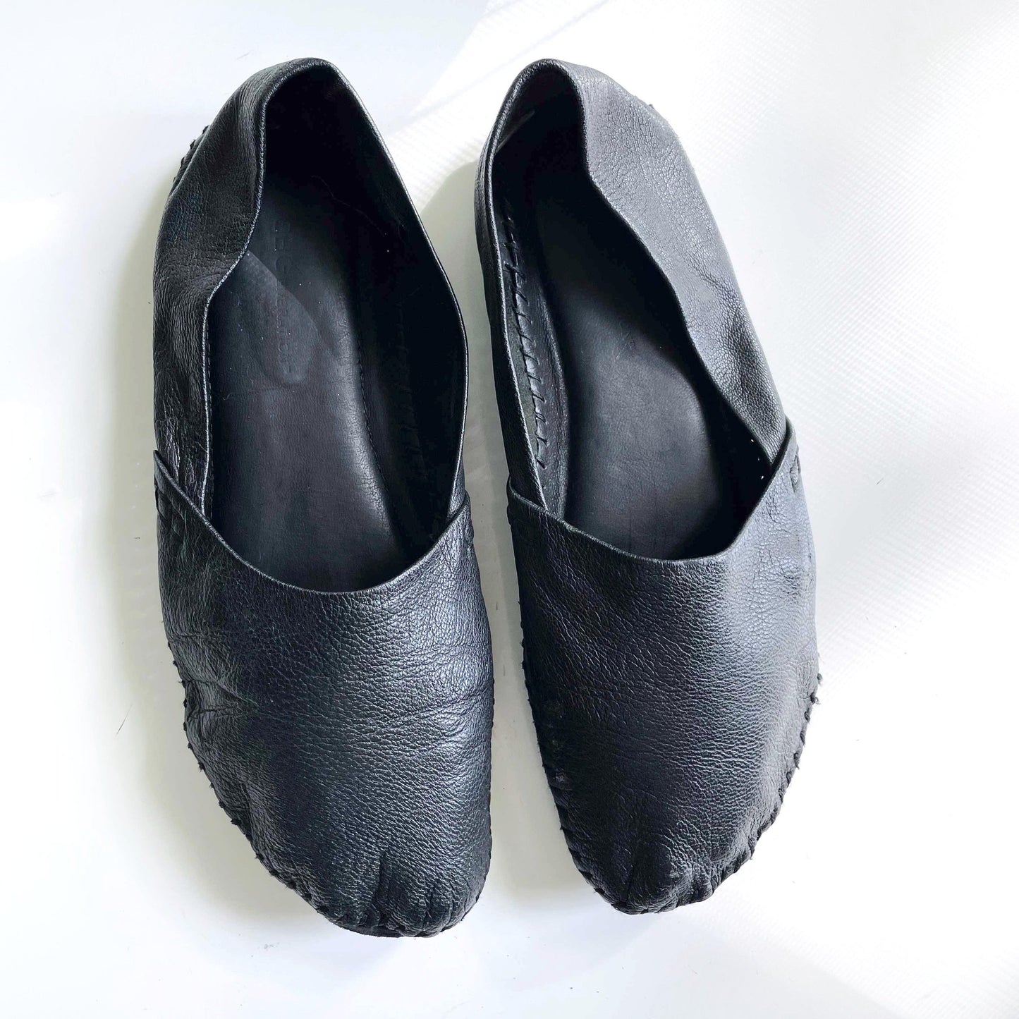 bcbg black leather italian slip on shoes - size 8