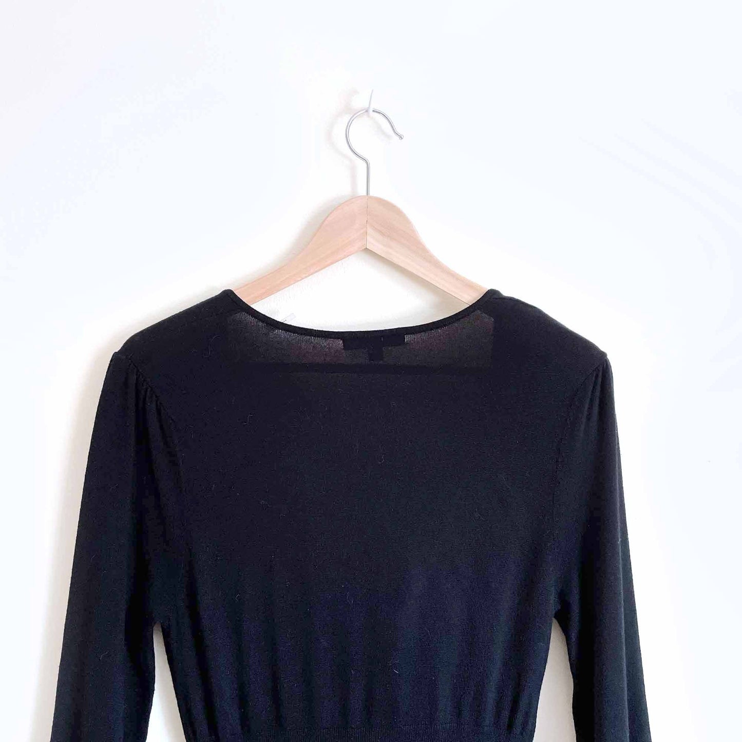 BCBG deep V knit dress with satin tie front bow - size Large