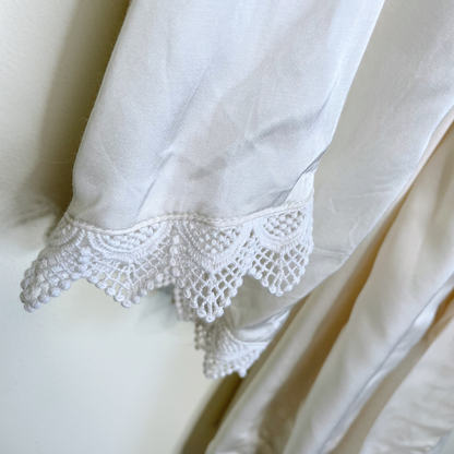 bhldn matine robe in ivory satin with lace trim - medium