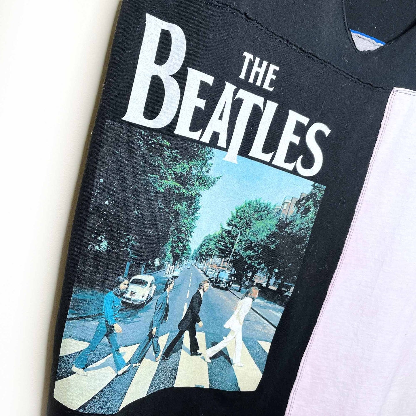 the beatles deconstructed v-neck tee - size xl