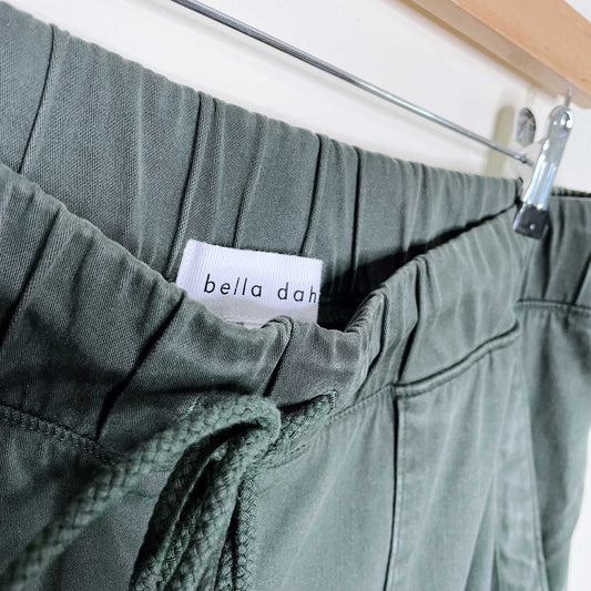bella dahl army green pocket joggers - size large