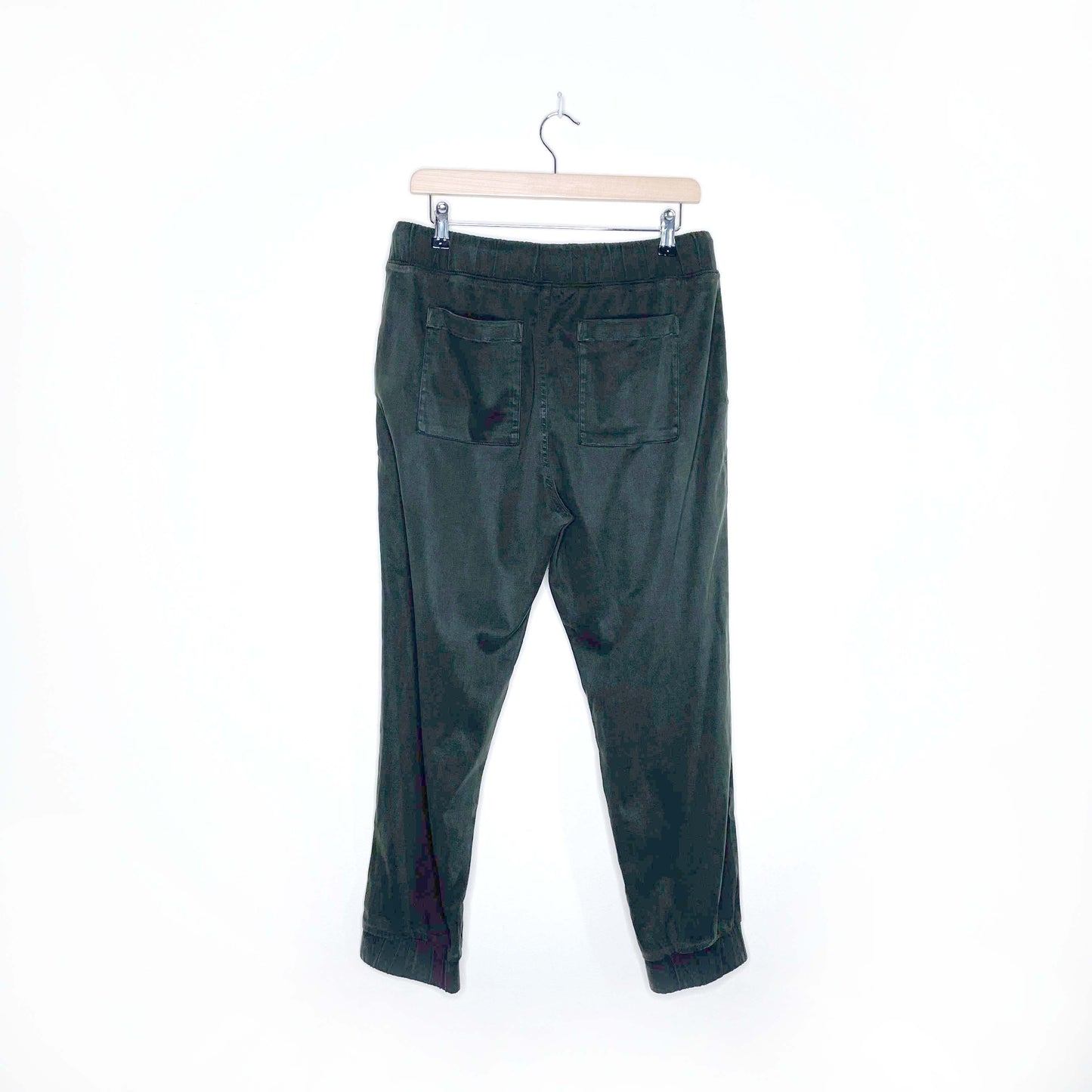 bella dahl army green pocket joggers - size large