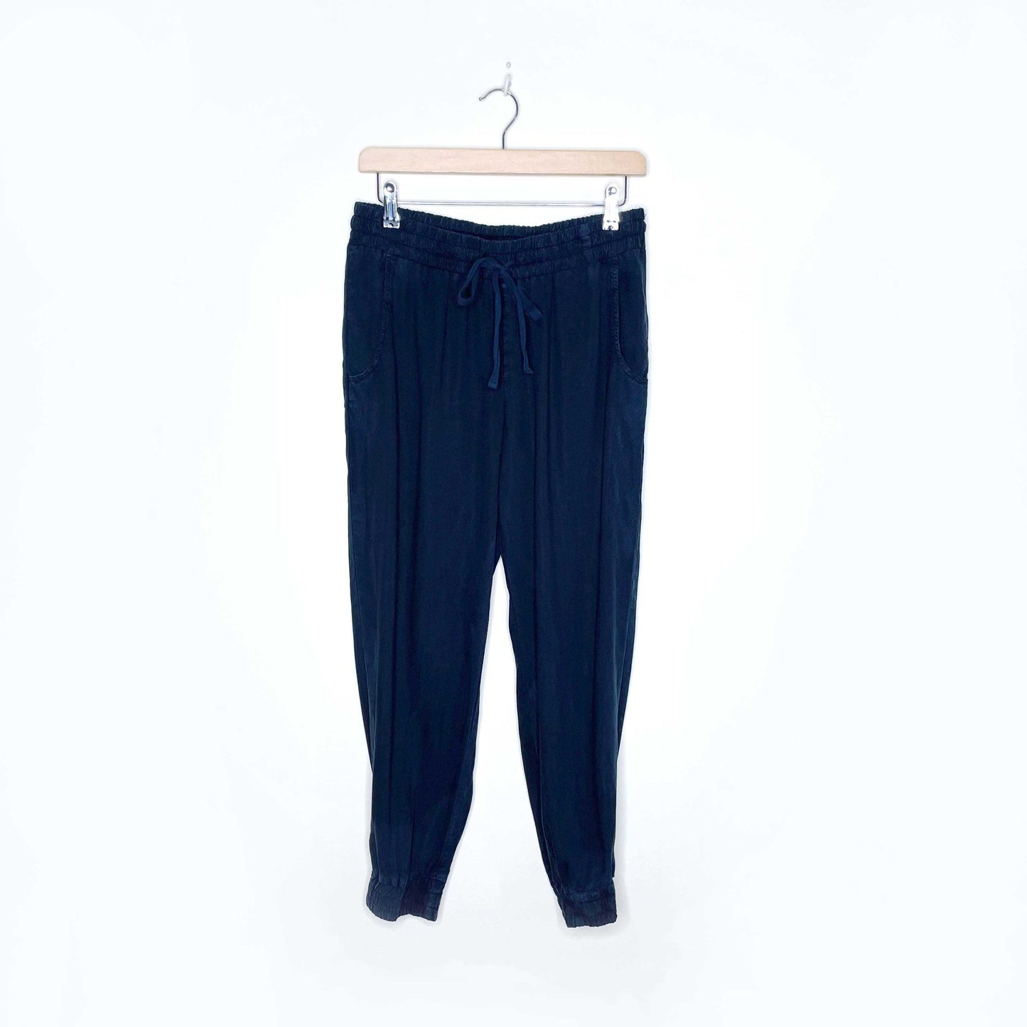 bella dahl pocket joggers in endless sea - size medium
