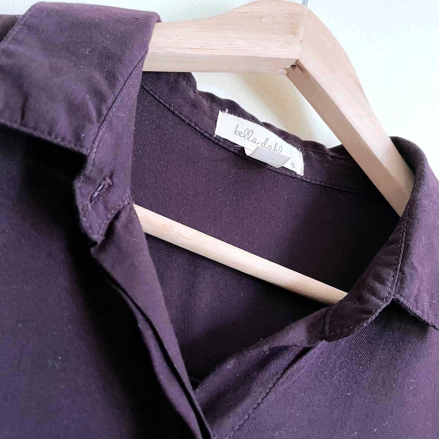 bella dahl ruched back button down with elastic cuffs - size small