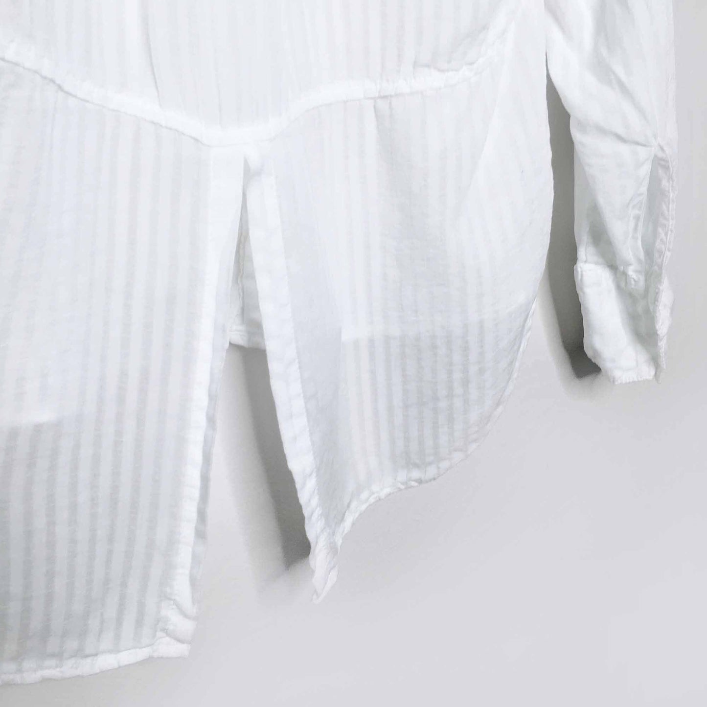 Bella Dahl split back shadow stripe button down - size Small