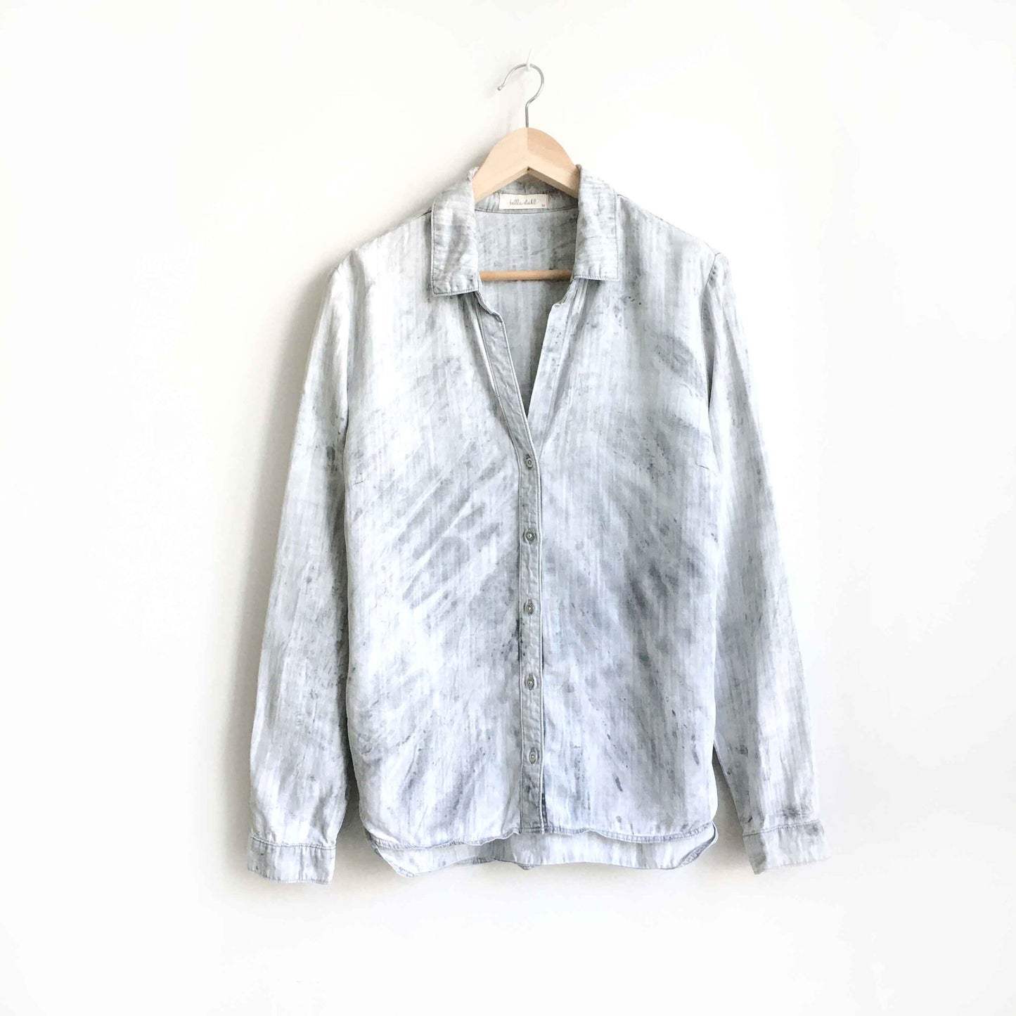 Bella Dahl grey tie dye wash button down - size Medium