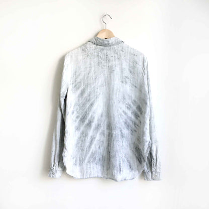 Bella Dahl grey tie dye wash button down - size Medium